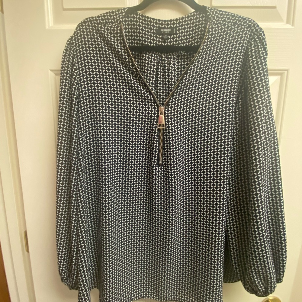 Premise Studio Black and White Long Sleeve Silver Zipper Women's Top Size 3X